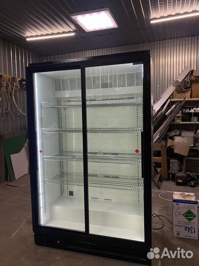 Холодильный шкаф Хелкама 120 см бу