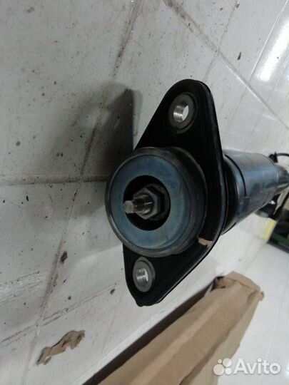 Амортизатор Новый Оригинал задний левый Cadillac