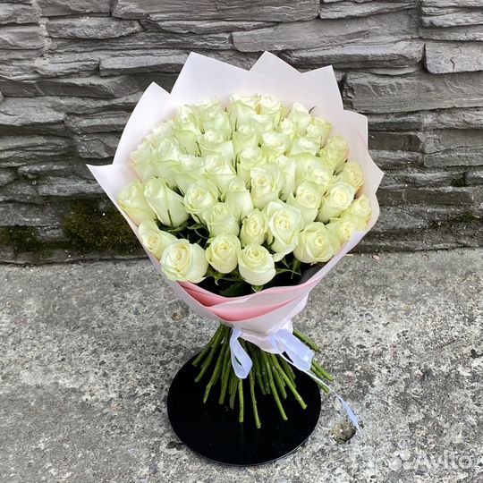 Букет белых мини роз Кения 40см 55 шт