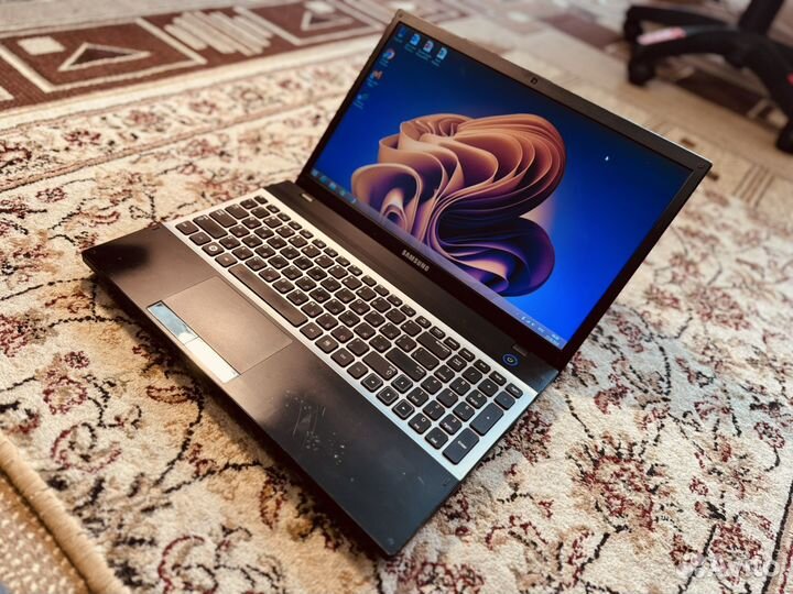 Мощный Ноутбук Samsung core i3/10гб/GT520MX