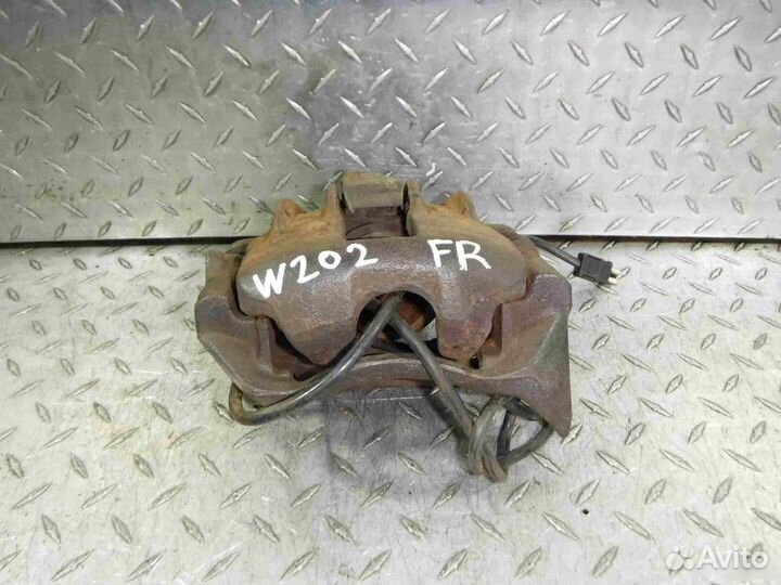 Суппорт тормозной передний правый Mercedes-Benz C