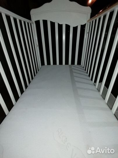 Кроватка для новорожденного из массива бука. Бренд