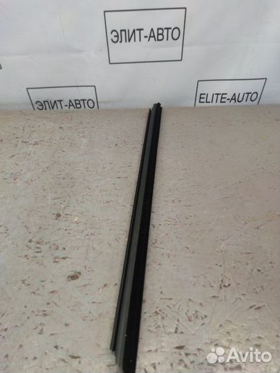 Бархотка уплотнитель стекла передняя правая Bmw 5