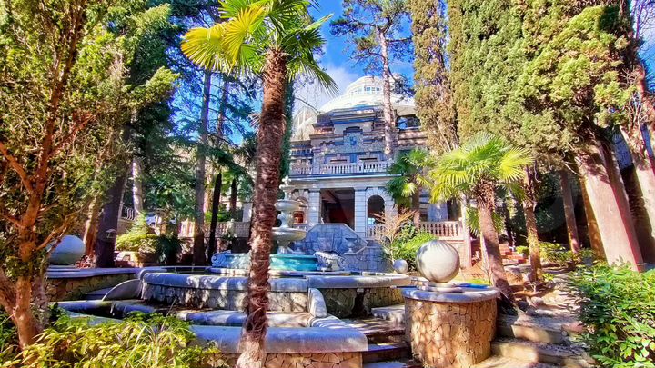 Дом 505,4 м² на участке 42,6 сот.