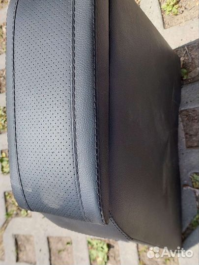 Подлокотник