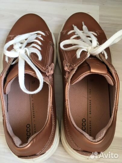Кроссовки новые ecco р.37