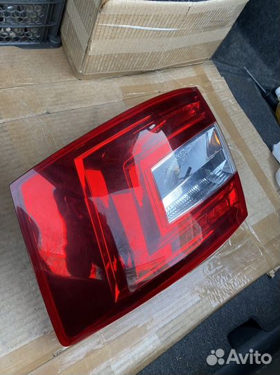 Задний фонарь правый Scoda Octavia A7