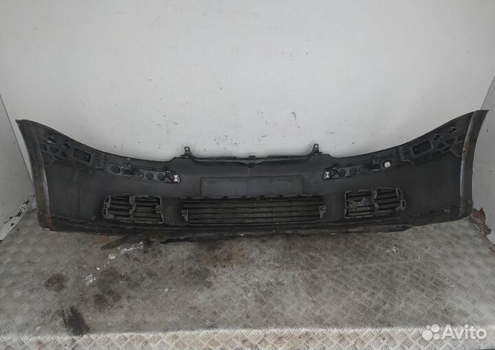 Бампер передний Volkswagen Golf