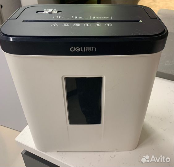 Уничтожитель бумаг Deli