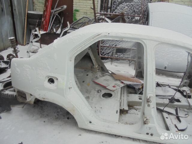 Боковина кузова правая Renault Logan I