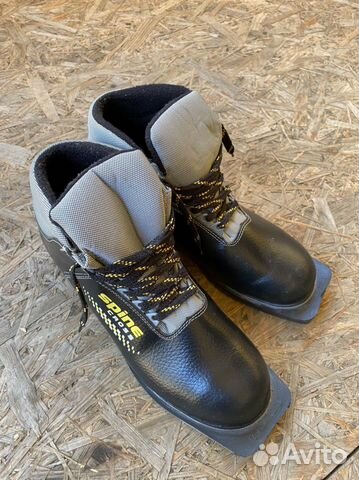 Лыжные ботинки