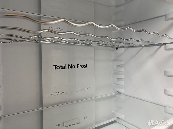 Холодильник hiberg RFC-330D NFW белый