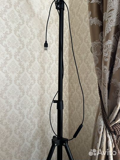 Штатив для телефона с лампой