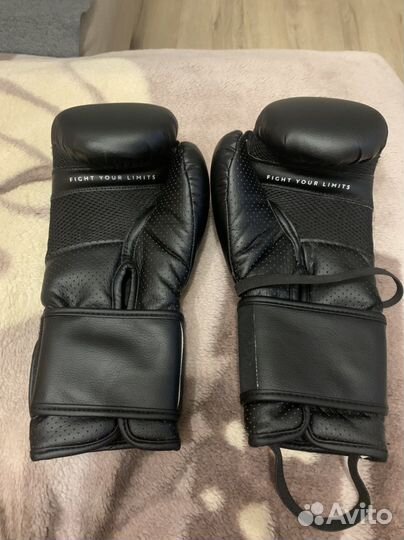 Боксерские перчатки