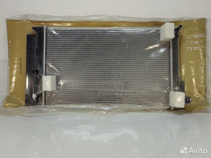 Радиатор охлаждения двигателя Toyota Corolla 2006