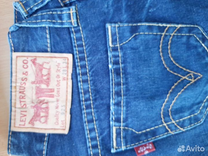 Джинсы levis