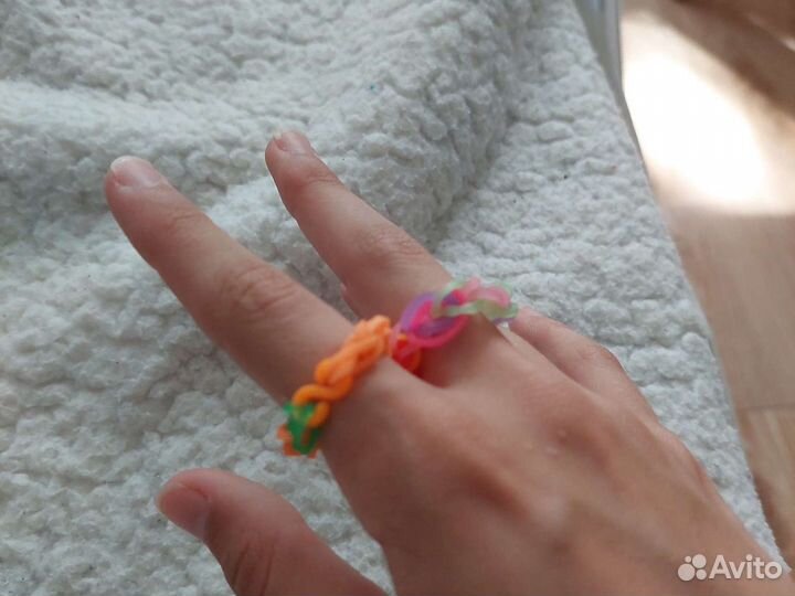 Браслеты и колечки из резинок на заказ