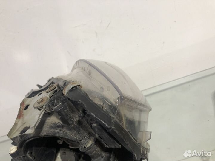 Фара правая mercedes c204 битая