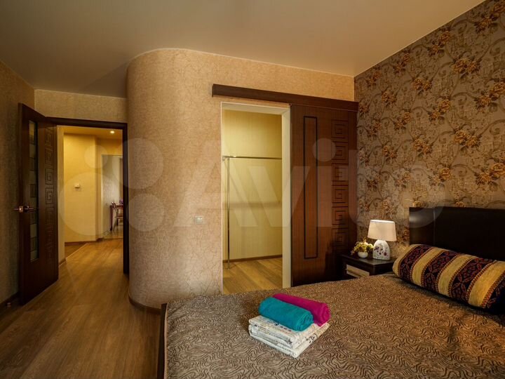 2-к. квартира, 65 м², 1/10 эт.