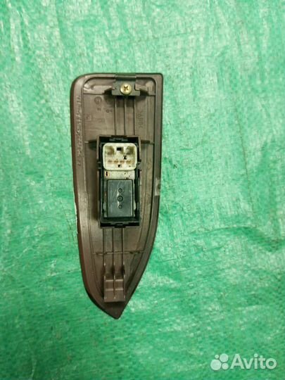 Кнопка стеклоподъемника Toyota Mark 74271-22170