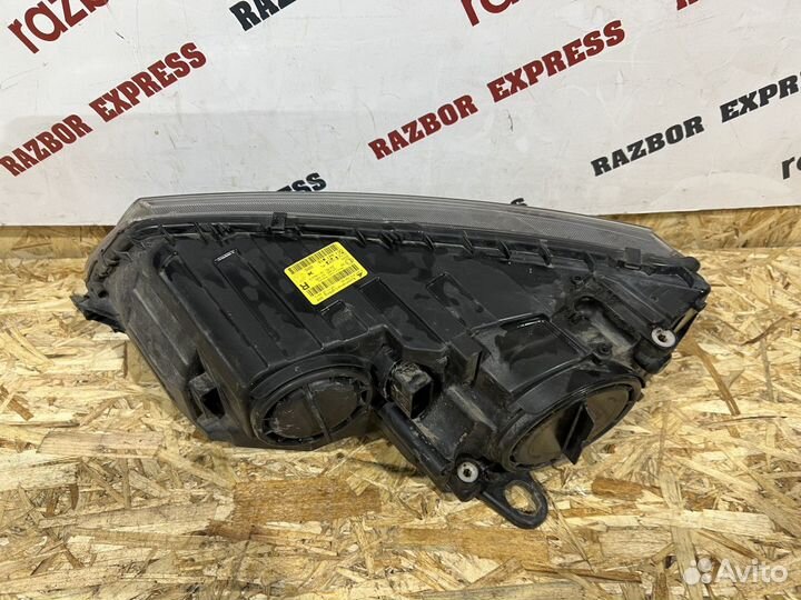 Фара правая галоген Skoda Octavia A7 MK3