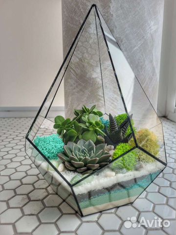 Букет цветов в стеклянной вазе