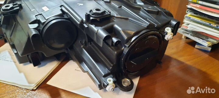 Фара правая jetta 6