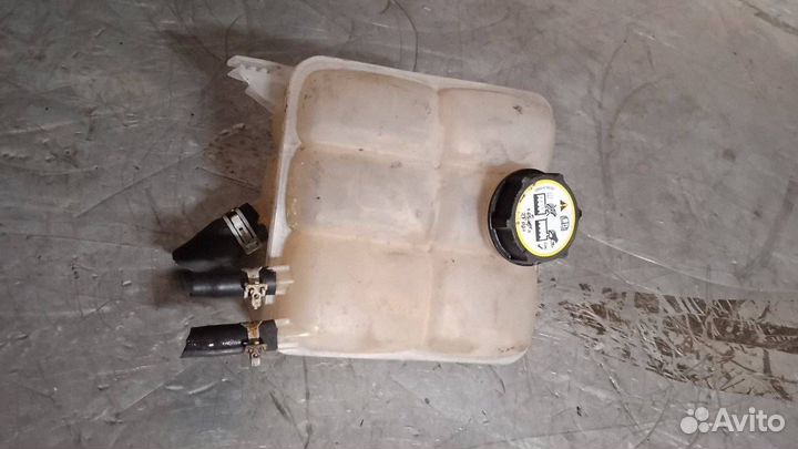 Бачок расширительный Ford C-Max 2005 3M5N8K218