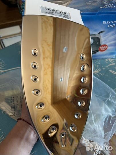 Утюг новый polaris