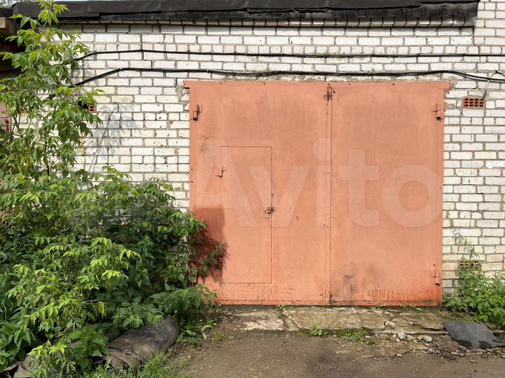 Гараж, > 30 м²