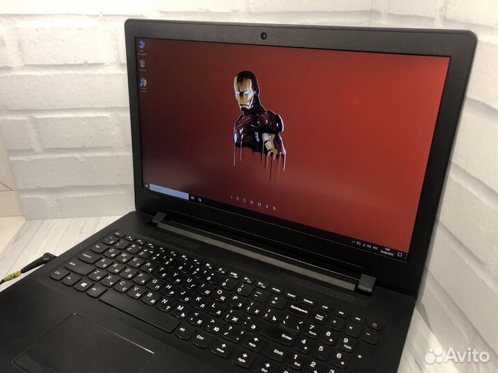 Классный ноутбук Lenovo FullHD экран