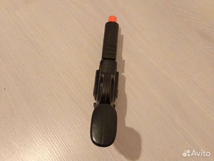 Пистолет пластиковый на арбизах