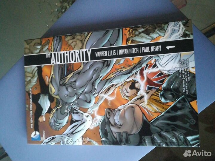 The authority vol 1