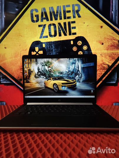 Небольшой ноутбук для дороги. Быстрый, красивый