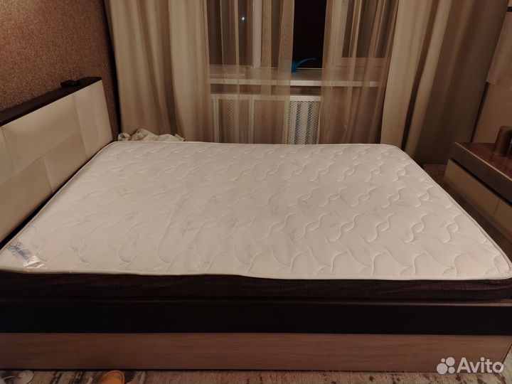 Матрас 140х200 бу