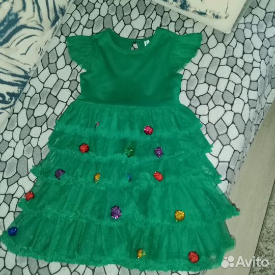 Платье для девочки новогоднее на 5-6 лет