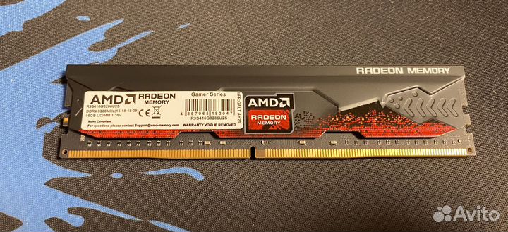 Оперативная память 16 гб AMD Radeon R9 / 3200 мгц