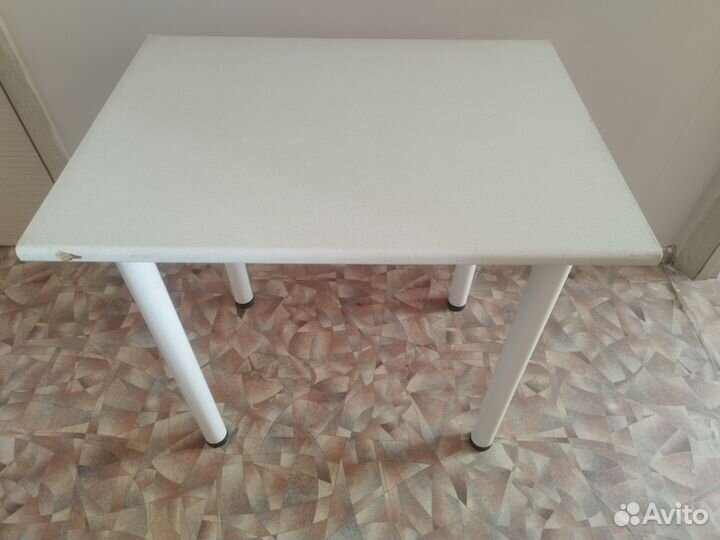 Кухонный стол