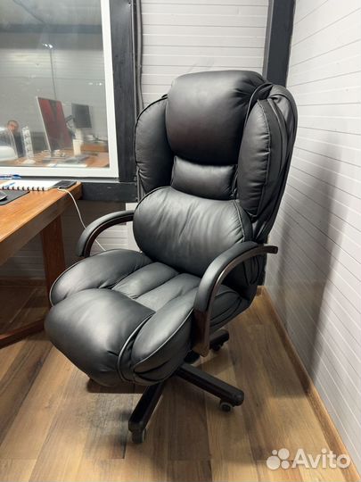 Кресло кожанное офисное Барон