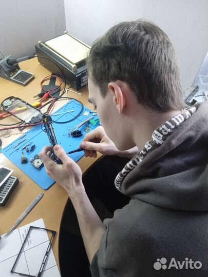 Ремонт телефонов/компьютеров/ноутбуков