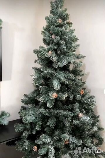 Ёлка искусственная густая (В отличном состоянии)