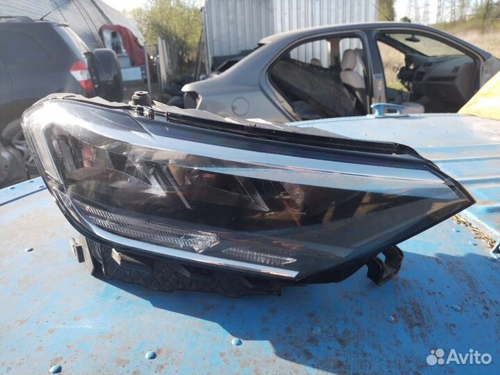 Фара правая volkswagen polo