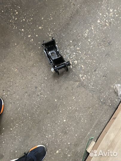 Кронштейн реактивный штанги прицепа