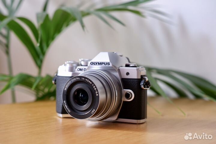 Olympus OM-D E-M10 Mark III