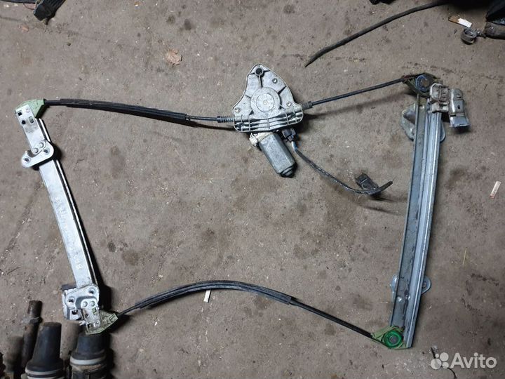 Передний левый стеклоподъемник LADA Granta, Kalina