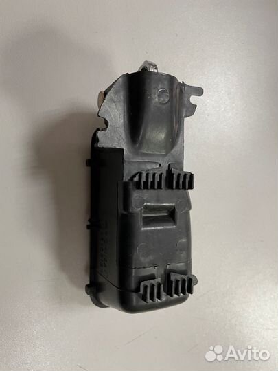 Ручка внутренняя левая Amulet (перед / зад черная)