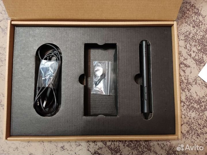 Графический планшет Wacom One by Wacom Medium