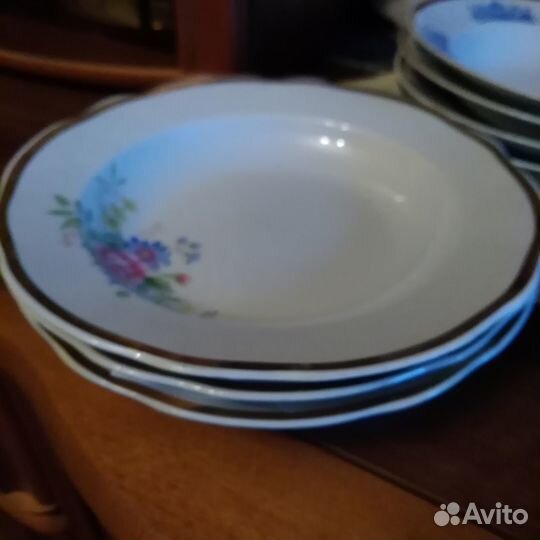 Тарелки новые с золотым ободком СССР. Стаканы