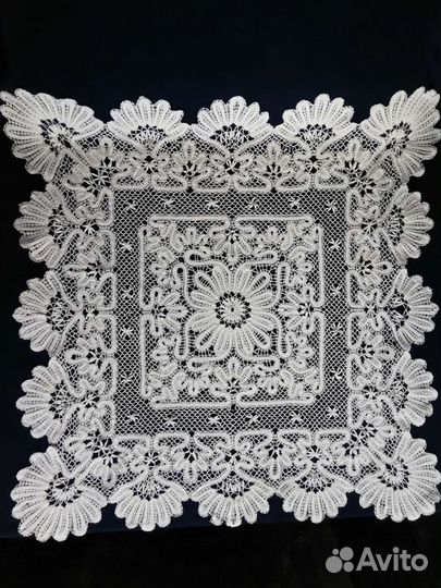 Вологодское кружево-жилетка,салфетки на 8 марта