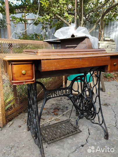 Швейная машинка zinger